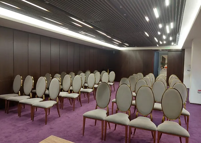 Hotel Cubix